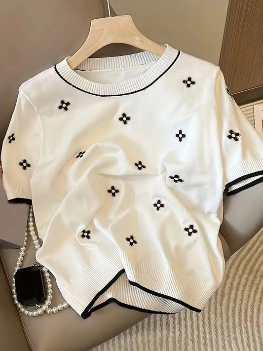 Solid Embroidery Round Neck Knitted Regular Sweater